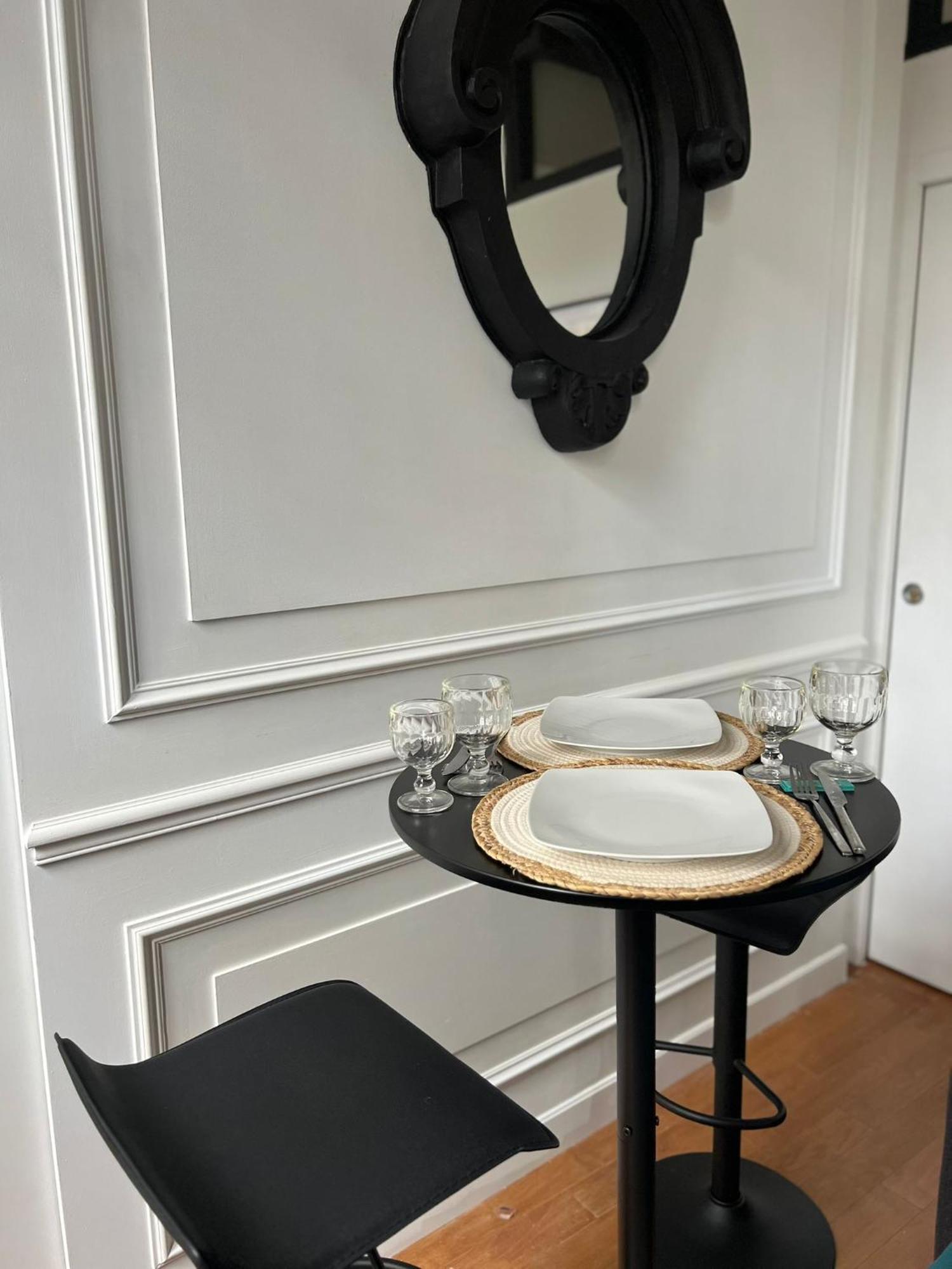 Un Studio Cosy Au Coeur De Paris 17 Batignolles , Monceau Экстерьер фото